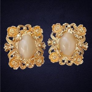 Vintage Judy Lee Earrings clip-on gold tone